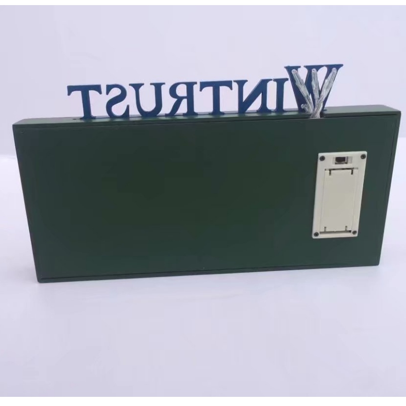 Wooden Cubs Winthrown Video Board med LED Letters