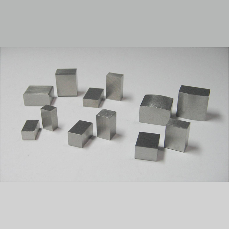 Høj hårdhedsejhed Alnico magnet tilpasset høj temperatur modstand