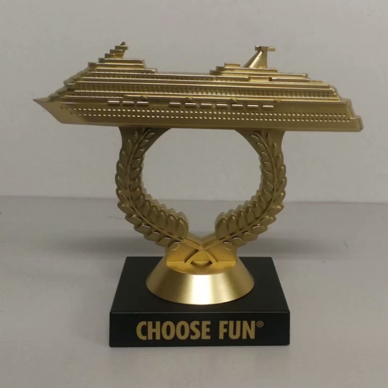 Karneval Plastic Ship Trophy