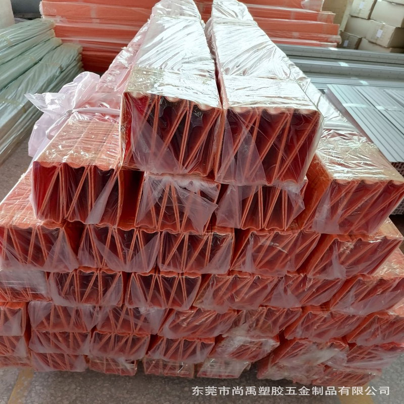 Brugerdefineret PVC-kanalprofilekstrudering til stålindpakning