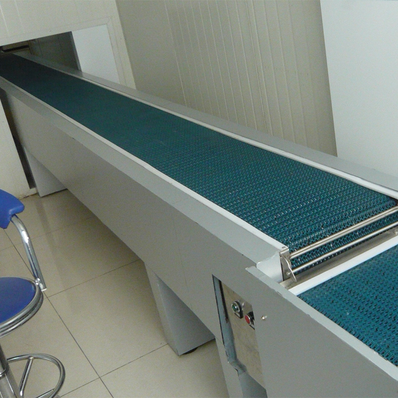 Transportør af mesh-bånd