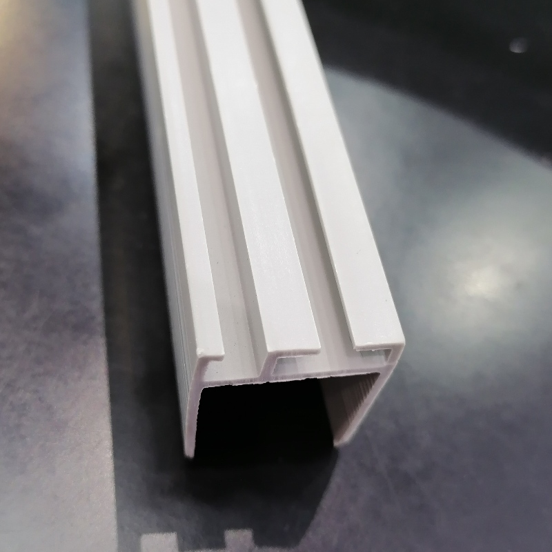 Anlæg af højeffektive forbindelser med forbindelseskanaler, særligt rørflange, PVC U-flange til ventilationsanlæg