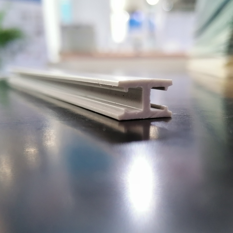 Anlæg af højeffektive forbindelser med forbindelseskanaler, særligt rørflange, PVC U-flange til ventilationsanlæg