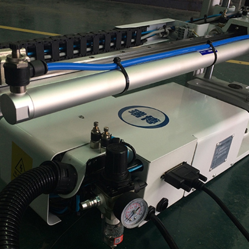 Industriel mekanisk arm og manipulatorrobot eller pneumatisk robotarm til automatisering af værkstedet