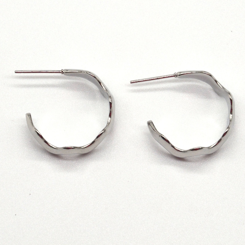 C-formet vandringe øreringe, damemode og elegante øreringe, enkle, elegante, afslappede og alsidige sølvøreringe. Kina Ruifanbao smykker forarbejdning fabrik
