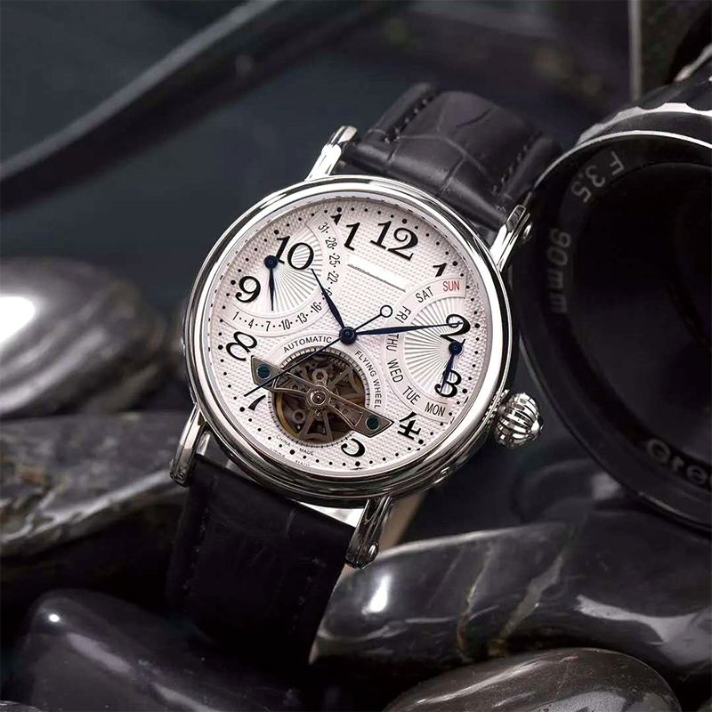 Et mekanisk ur med enkel stil...