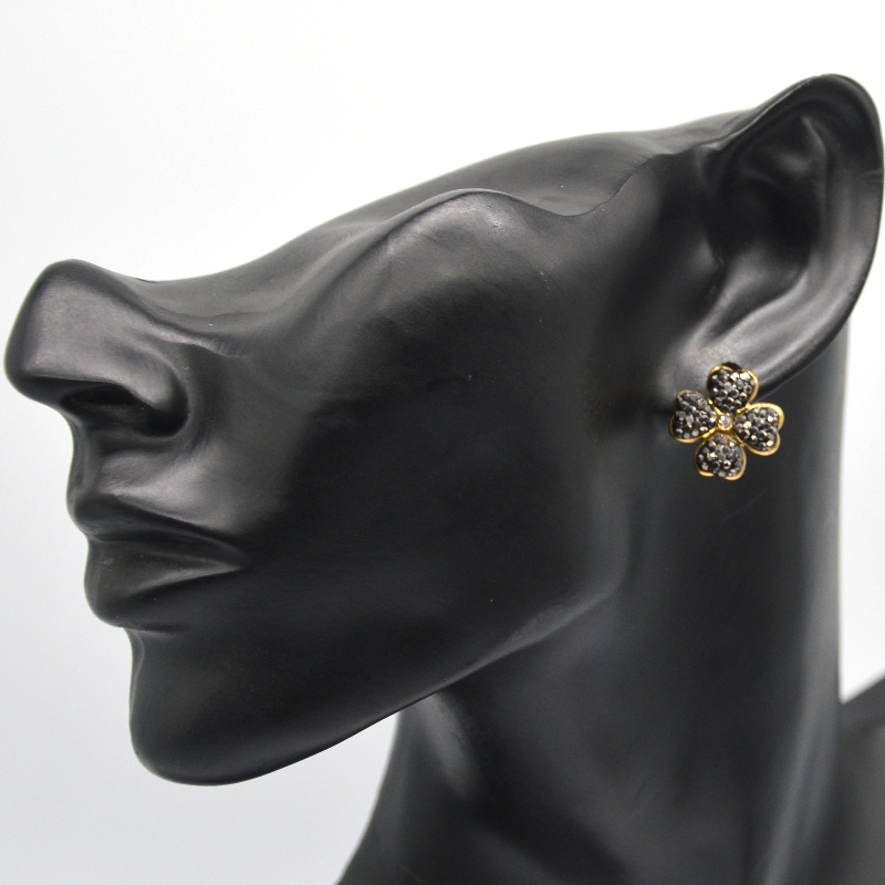 Firkløverøreringe, velegnet til piger og damer, elsker hjerteformede sort \/ hvide øreringe, Kina Ruifanbao smykkeforarbejdningsfabrik