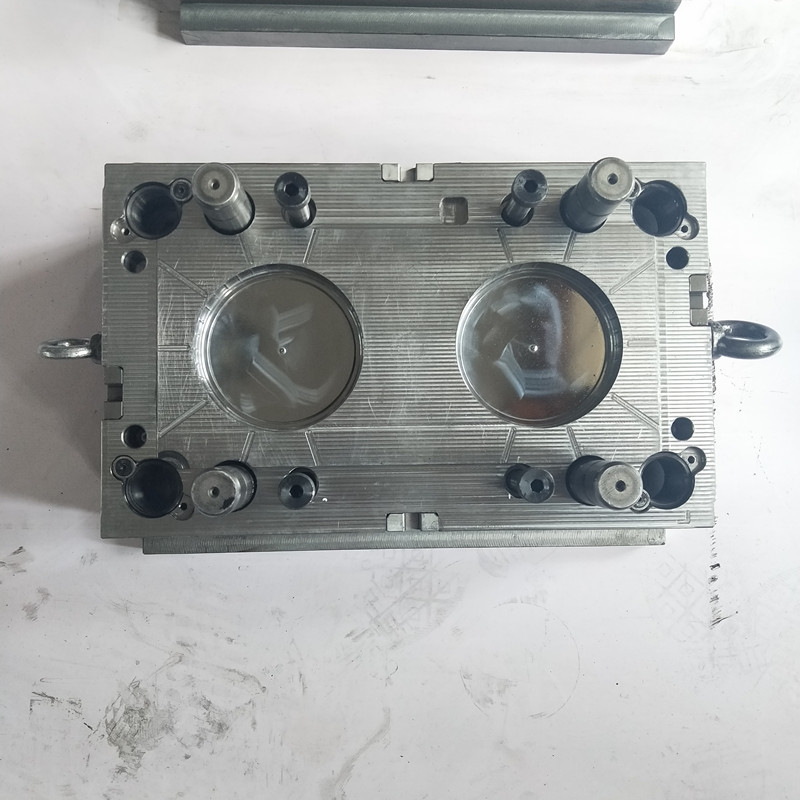 Skummel til spande af plast