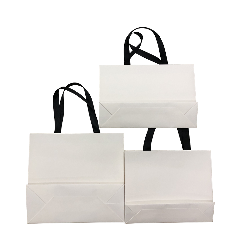 Hvid gavepose med satinbåndhåndtag Små, mellemstore og store dimensioner