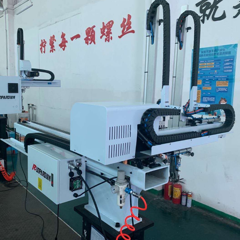 RB serie manipulator producent til høj præcision sprøjtestøbning automatisering