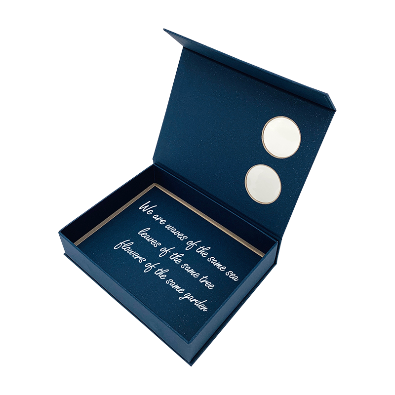 Øverste kvalitetspræsentationsbokse hjemmelavede med to vinduer