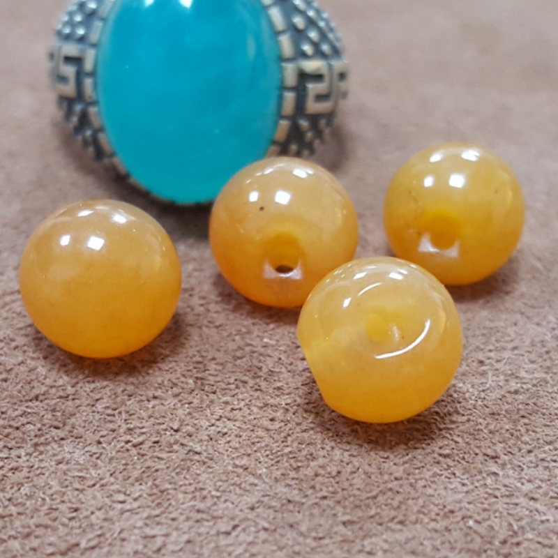 Røde Dongling jade side hul Qipao knap hoved naturlige ædelsten semi perle smykker tilbehør tilpasset forarbejdning fabrik