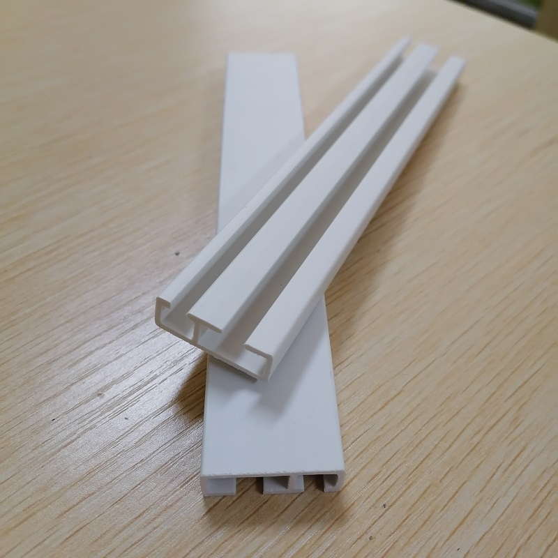 design og skræddersyet Stiv PVC E-formet kørebane profil til gardin glidende del