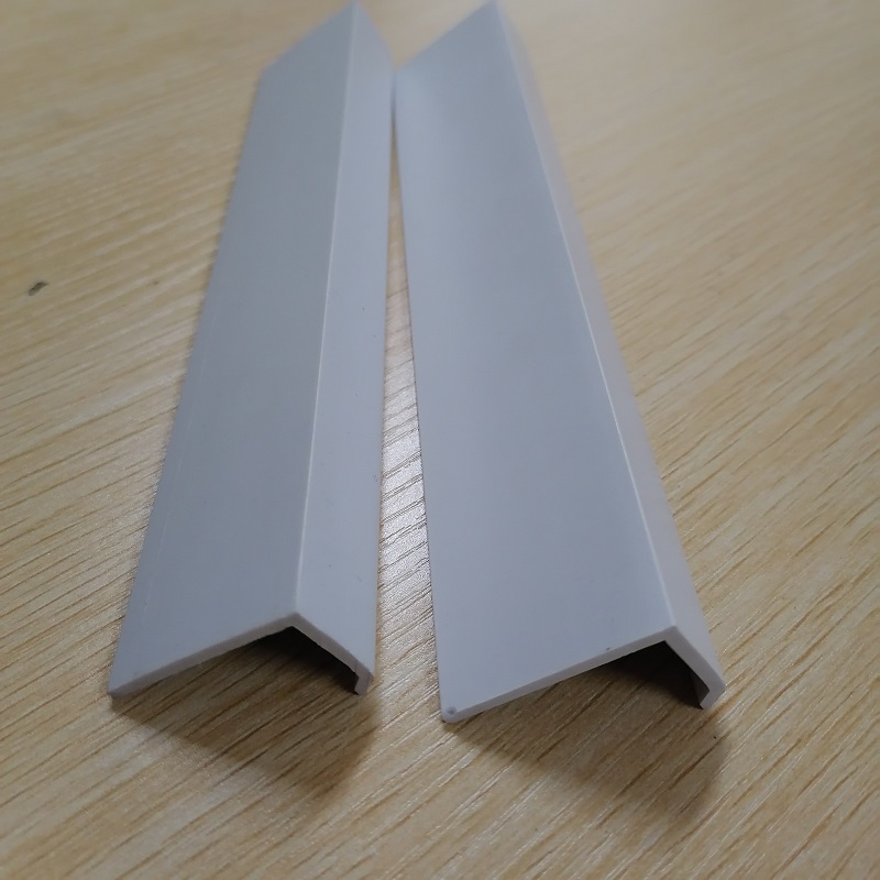 pvc Plastic l formet kanalprofil pvc beskyttelsessektioner trimmer angle Trim