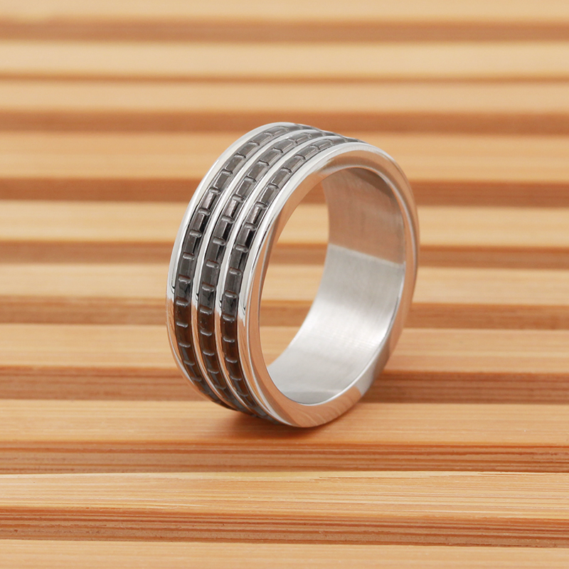 Tofarvet sortbelagt ring til mænd i rustfrit stål