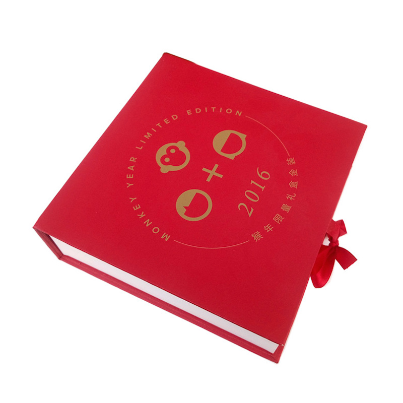 Rød gaveæske til datter, en robust gaveæske til ven