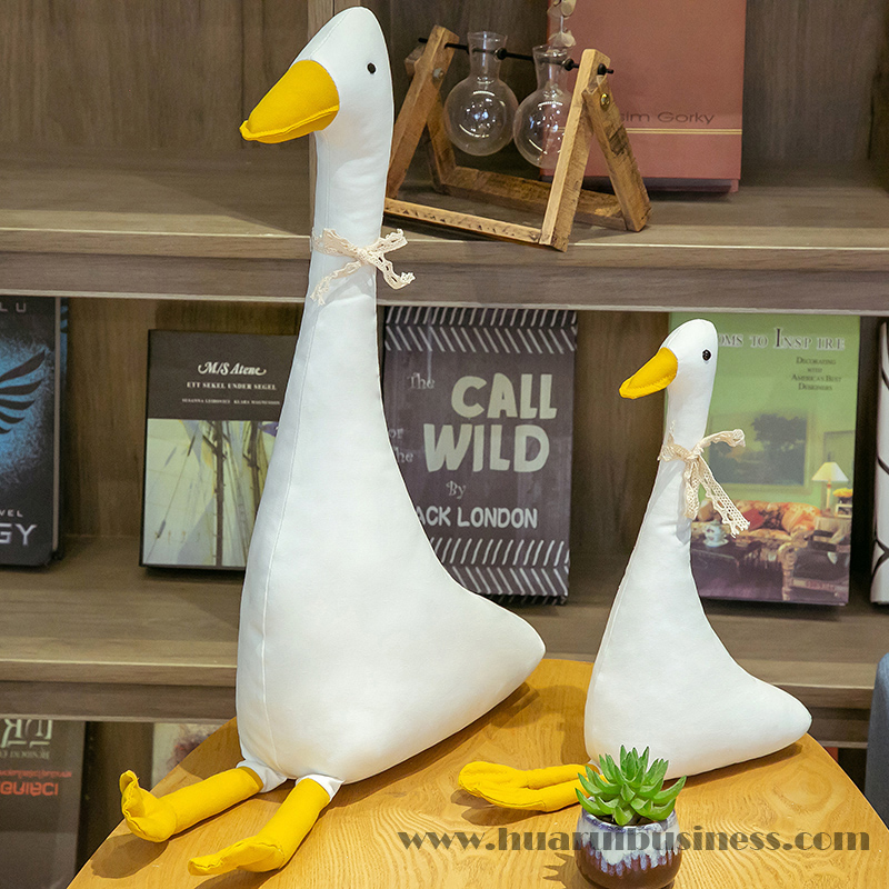 Hvidt gåsehud/plysdukke/boligboligtekstiler