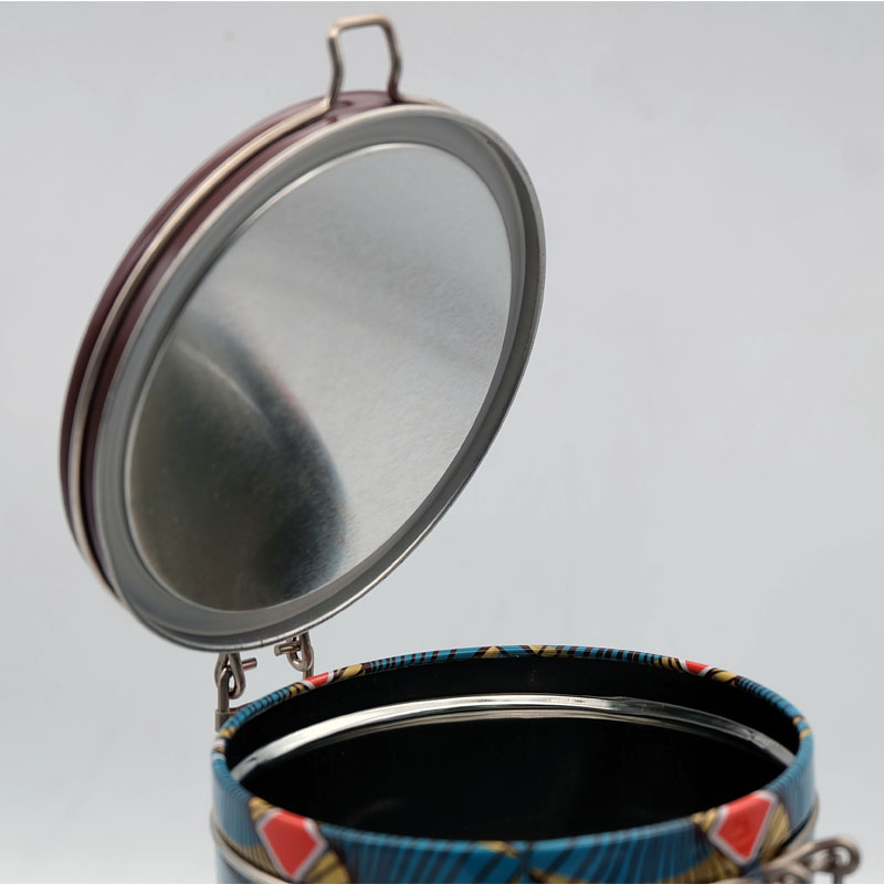 dåsen til te med lukket luft