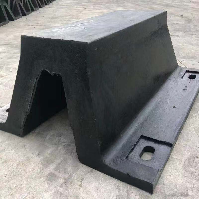 Stødmindren af højbuegummi til havs