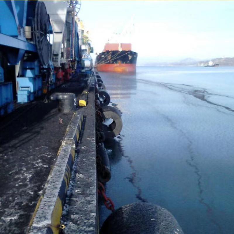 Fender af havgummigummitype af cylindrisk type til kajkajkajkajkajkaj