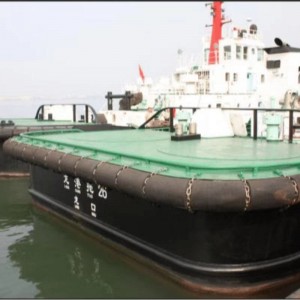 Fender af slæbegummi til skibe og kajkofanger