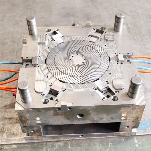 Kina fabrik høj kvalitet tilpasset plast injektionsform