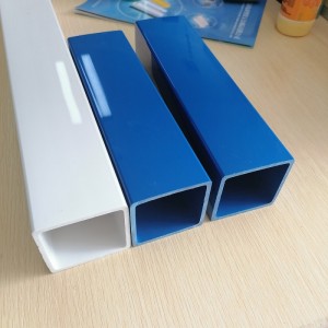 Plastkasseafsnit PVC-firkantet Hollow Tube Plastic Ekstruderingsrør Rektangulært formet Polyvinylchlorid Square Tube til sæbe ManufaCuter