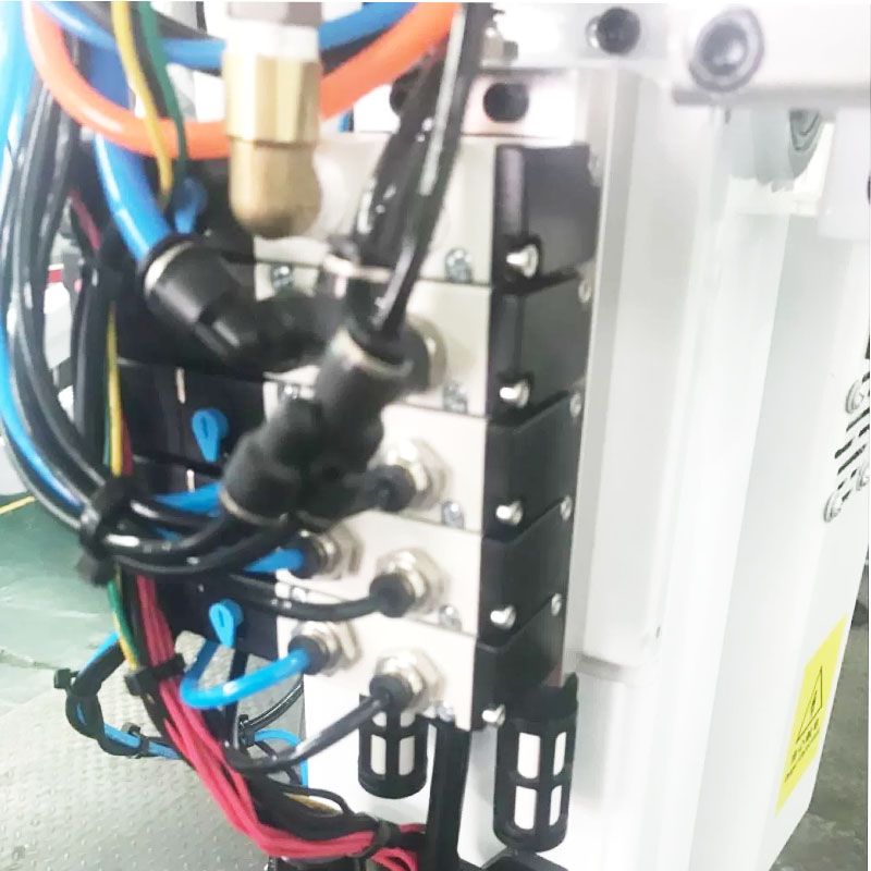 Automatisk skråarmmanipulator af sprøjtestøbemaskinen tager ud roterende enkeltarmmanipulatormaskine med høj hastighed
