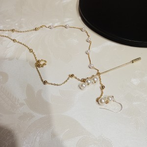 Broche-tilsluttede øreringe