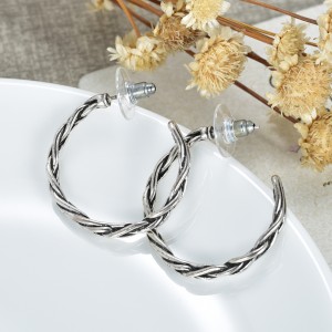 Den koreanske version af mode og smukke øreringe