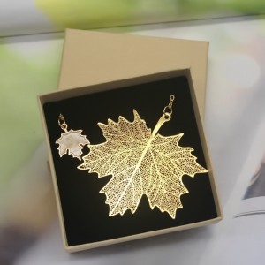 Salgsfremmende messing bogmærker reklame guld udhulet logo souvenir metal bogmærke