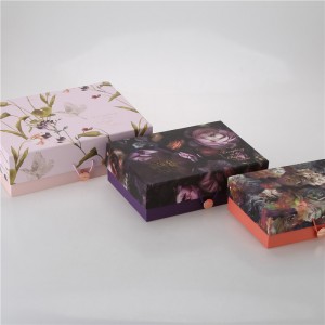 Delikat forgyldt knap Elastisk knap gaveæske