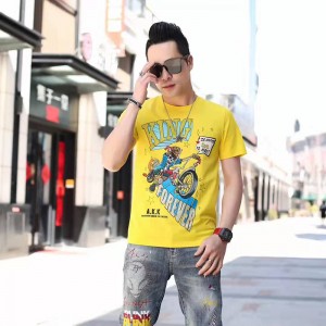 Strikket trykt beklædningsgenstand.