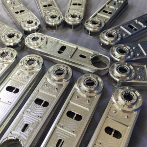 Robotiske arme, udstyr dele, robortic dele, CNC bearbejdning dele, CNC drejebænk, CNC fræsning, CNC drejning