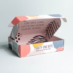 Dobbeltsidet lyserød flyveboks firkantet tøj T-shirt emballageboks Multi-størrelse farveboks Blandingsboks