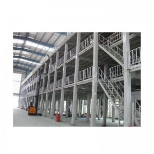 Stålplatform og trapper