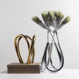Metalbue -vase