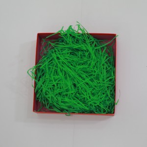 Engrossalg af høj kvalitet dekorativ raffia strimlet kasse fyldte crinkle strimlet papir til gaveæske fille kraft pakning crinkle papir makulering