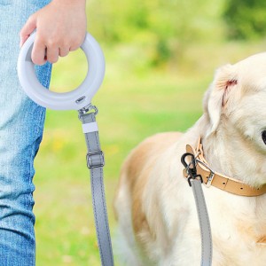 Tangle Gratis kraftig reflekterende LED HUND-snor Indbygget Poop Bag Rum Walking Leash 360 Hands Free Anti-Slip Handle til små medium&store hunde