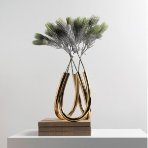 Metalbue -vase