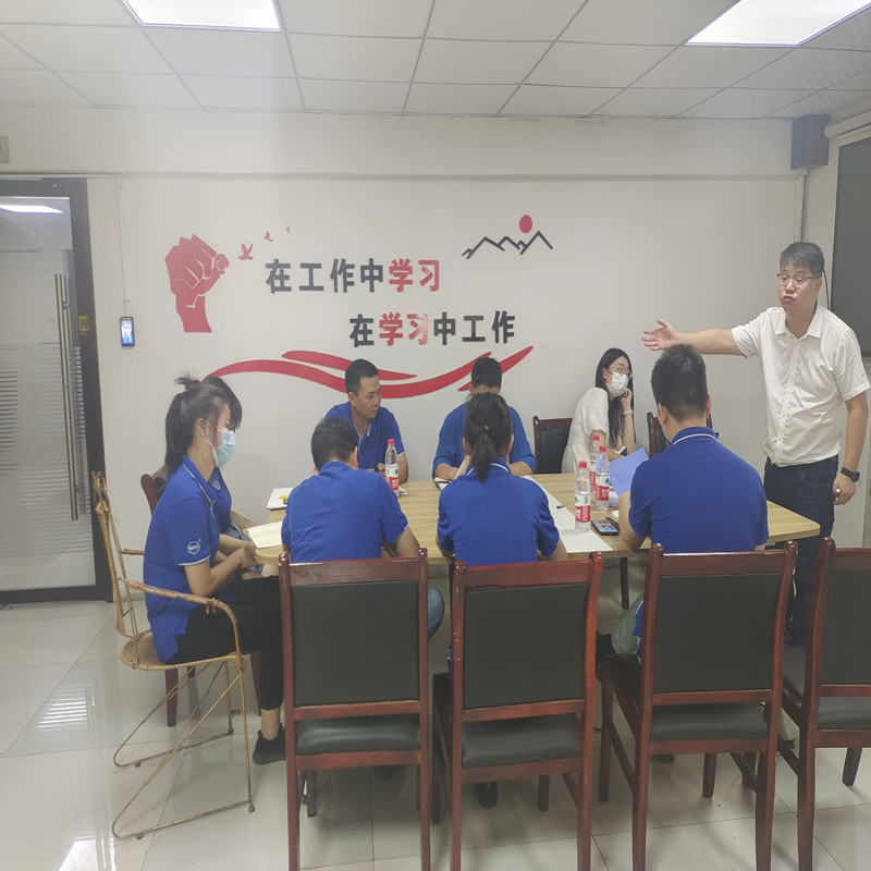 Ledelseseksport kommer til vores firma for vejledning og uddannelse