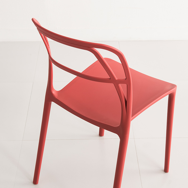 Moderne design farverig armløs fast ryglæn udendørs enkel lounge plast spisestol