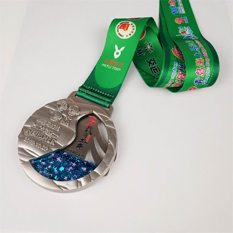 Design din egen sportslegeringsmedalje med lanyard injektion glitter flydende kviksand sølvmedaljon