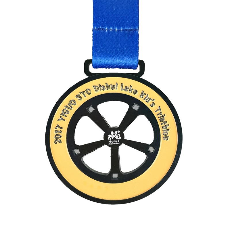 Gag brugerdefineret metal indgraveret cool sport emalje medalje triathlon medaljer 3d spinning medalje maraton