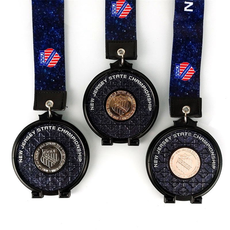 Hånddesign Race Metal Glass Medals Antikbelagte vinterspil 2022 Medaljer