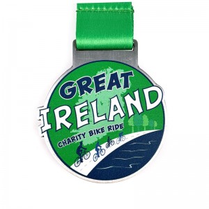 Brugerdefinerede trofæer og medaljer Sportsguld Militær sportscykling Medaljer Ribbon Metal Fodbold 3D Medal