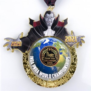 Untique messing blød emaljeret farvet metal kort jigsaw kombination kørt medaljer