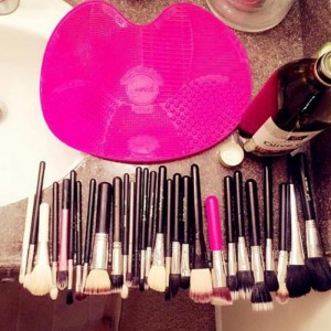 Silikone kosmetisk børste rengøringsplade bærbart rengøringsværktøj med sugekop kosmetisk børste rengøringsværktøj silikone rengøring kosmetisk børstepude med sugekop æbleformet pude rengøringsbakke