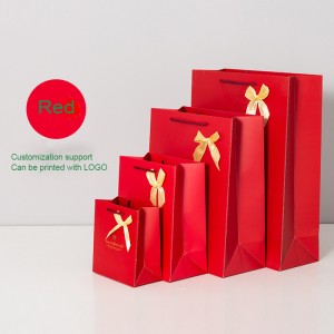 Farverig gavepapirpose