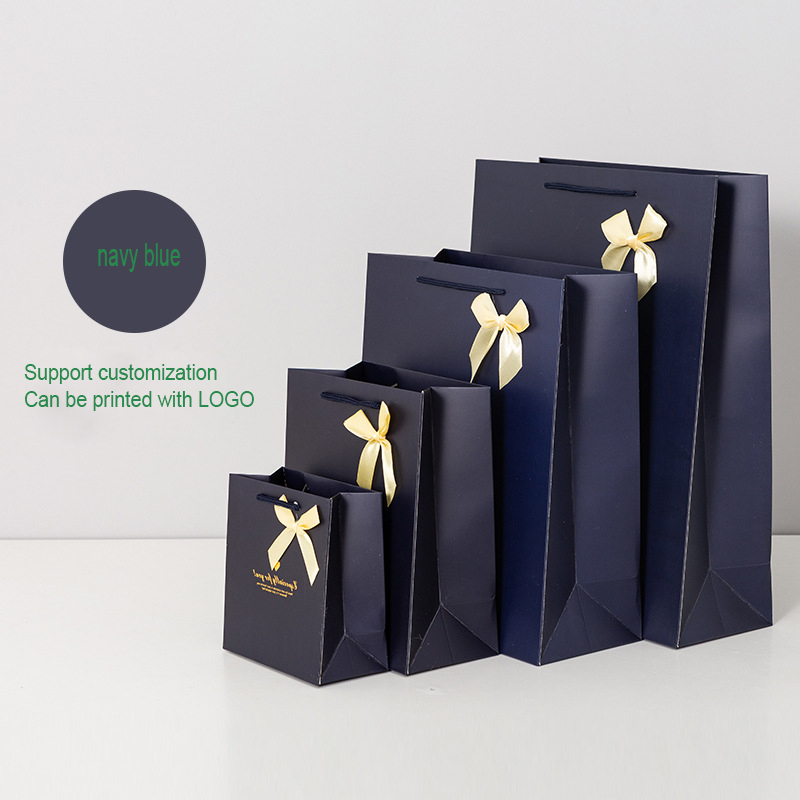 Farverig gavepapirpose